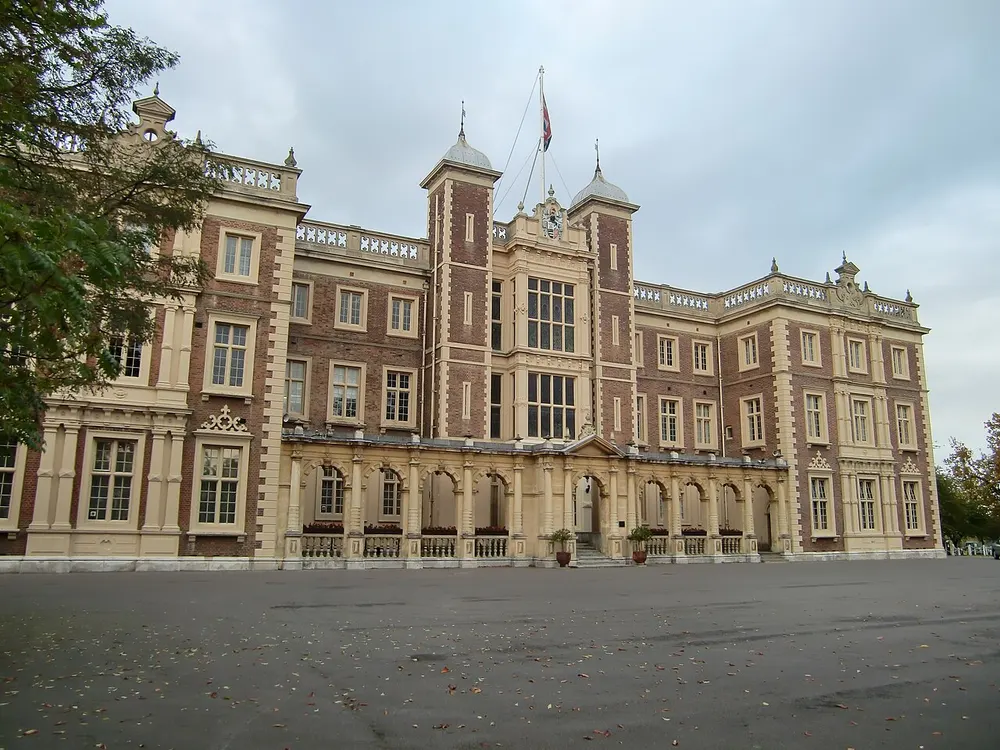 Kneller Hall, the local landmark of TW2