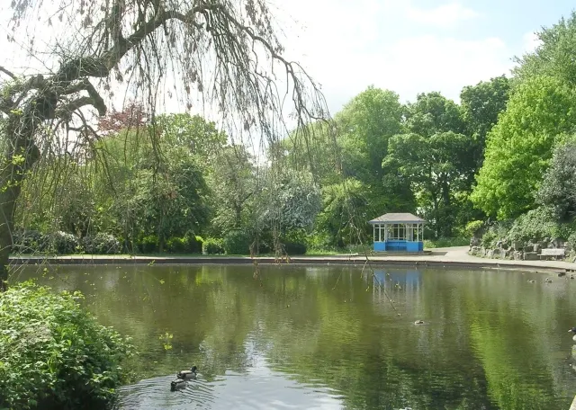 Crow Nest Park, the local landmark of WF13